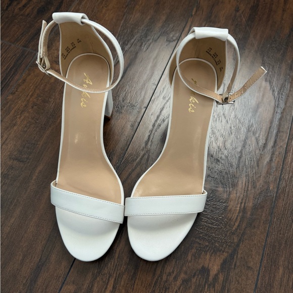 Amazon White Block Heel Sandals - Picture 3 of 5
